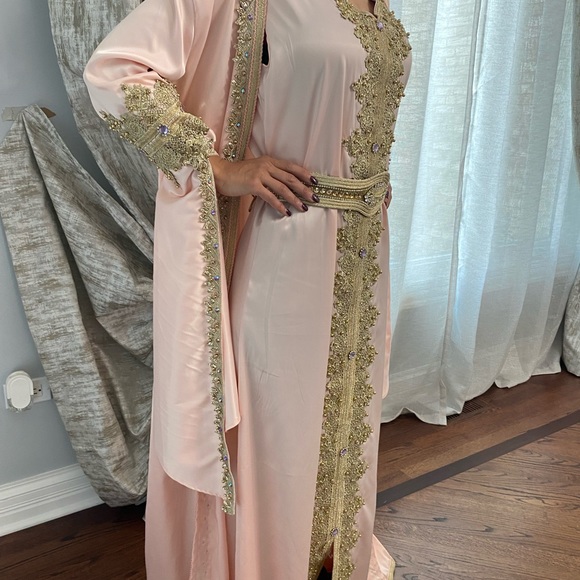 Dress - Picture 4 of 5